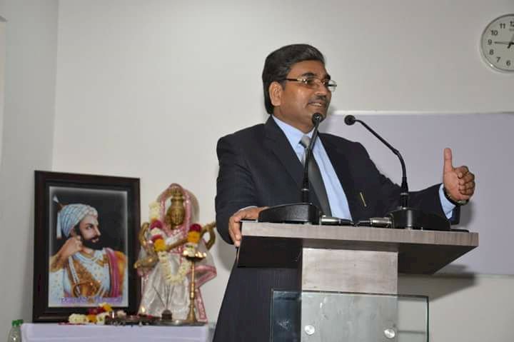 कविता_जीवन_में_भरोसे_का_संकट