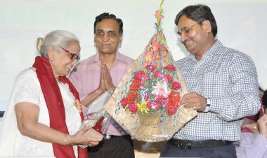 Awarded with  Smt. Kamlesh Gill, Indian Actress