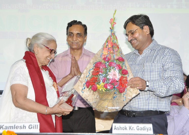 Awarded with  Smt. Kamlesh Gill, Indian Actress