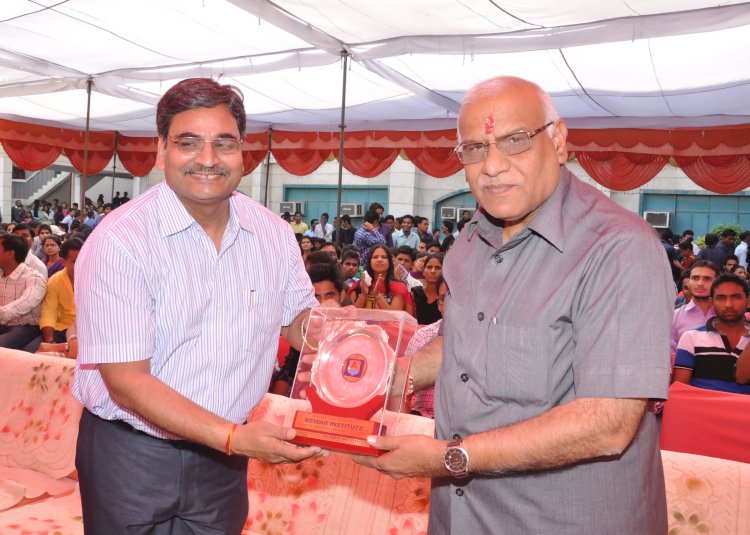 Awarded with  Sh. Prof. (Dr.) D.S. Chauhan, Former Vice-Chancellor, Uttar Pradesh Technical University