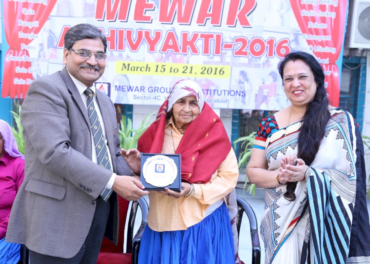 Awarded with  Smt. Chandro Tomar, Octogenarian Sharpshooter