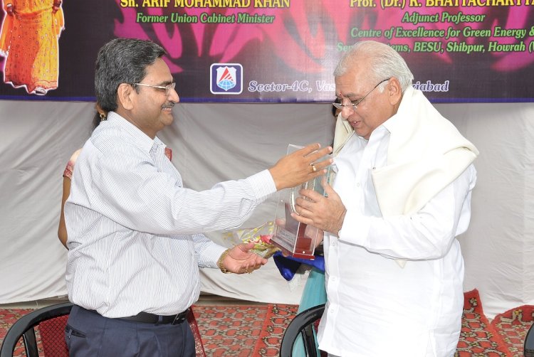 Awarded with  Sh. Arif Mohammad Khan,  Governor of Kerala & Former Union Cabinet Minister