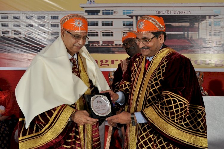 With Prof. Chandrakant Kokate, Vice-Chancellor, National Advisor Society of Pharmacognosy, KLE University, India