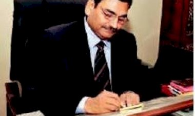 ‘‘निडर बनिये । हर समय परिस्थितियों का निडर होकर डटकर मुकाबला करिये । यदि आप मृत्यु का सामना करना सीख गए तो आप जीना भी सीख जायेंगे ।“ - डॉ. अशोक कुमार गदिया