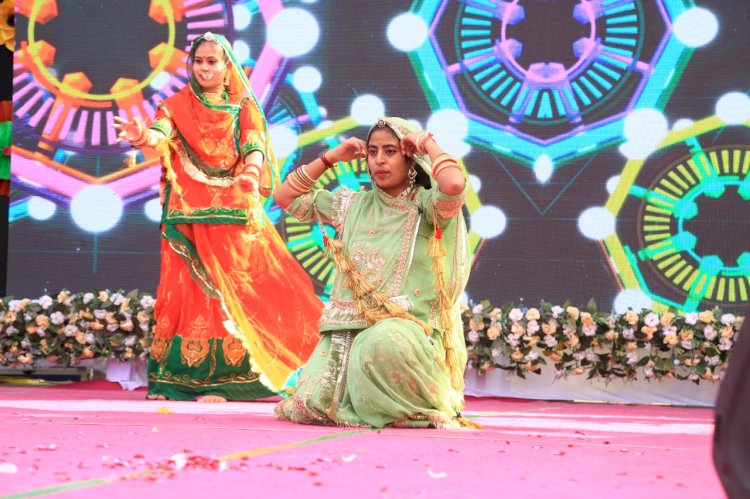 Orientation Program 2022 and Freshers Party (Aagaaz - 2k22) and Live Concert at Mewar University.