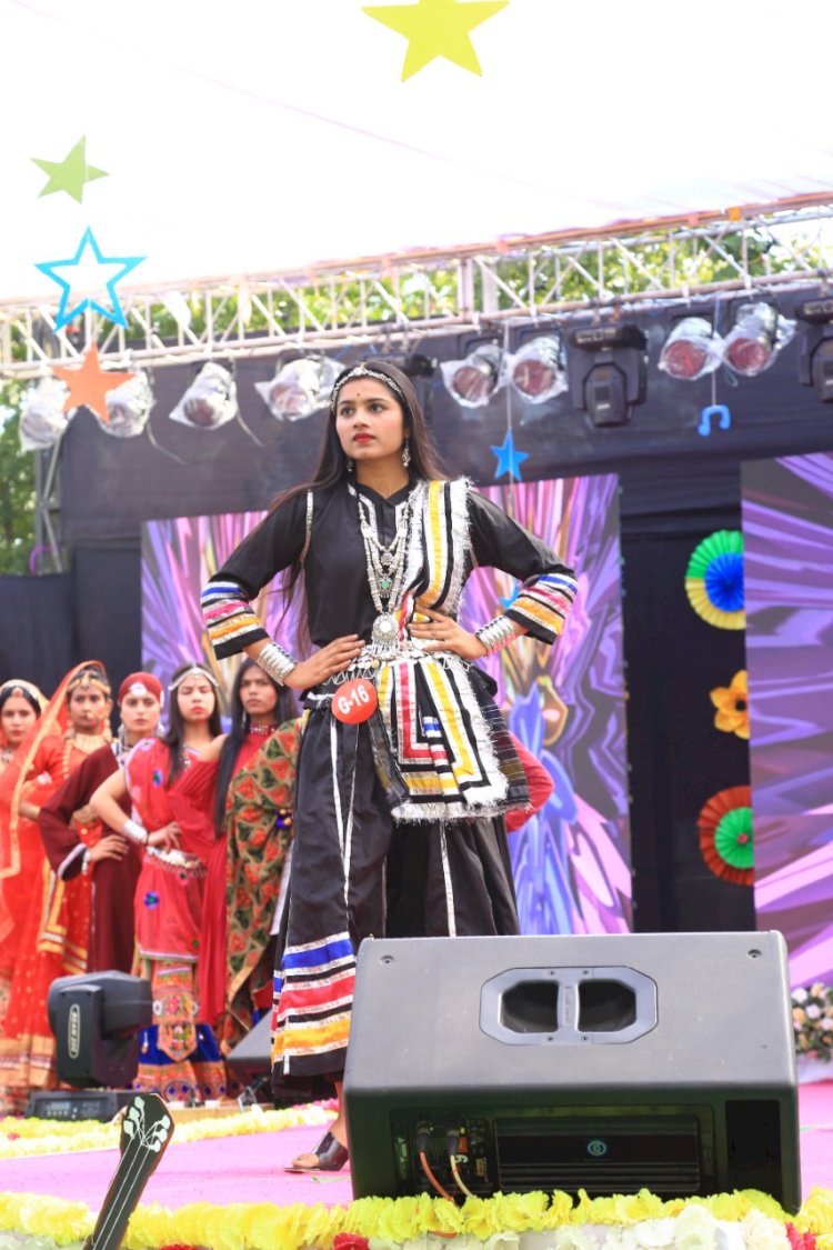 Orientation Program 2022 and Freshers Party (Aagaaz - 2k22) and Live Concert at Mewar University.