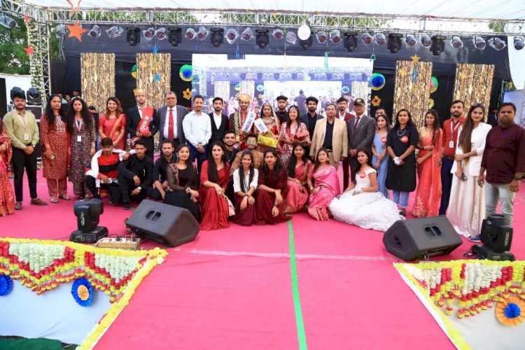 Orientation Program 2022 and Freshers Party (Aagaaz - 2k22) and Live Concert at Mewar University.