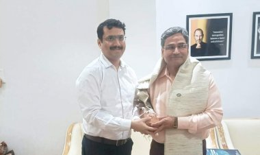 Meeting with Dr. Shrikant Patil, Chairman, (BOG) and Managing Director of Centre for Research and Industrial Staff Performance.