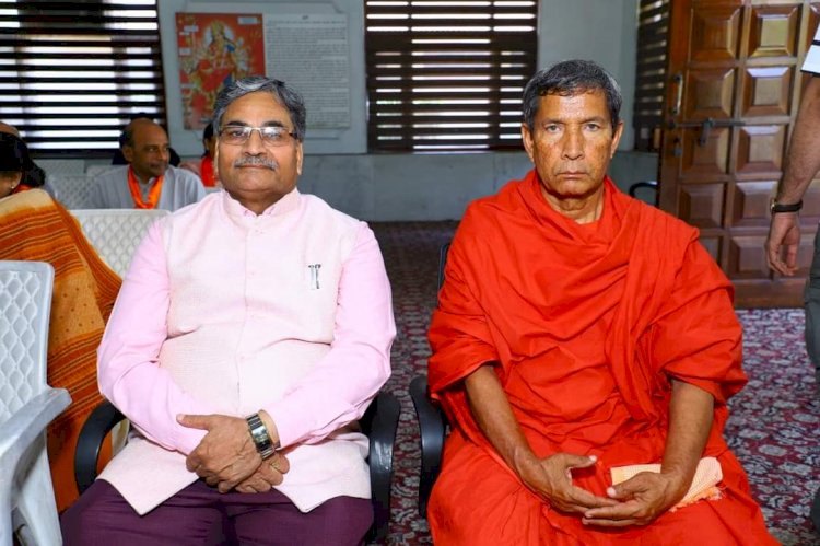 Meeting with Yog Rishi Swami Karmveer Ji.