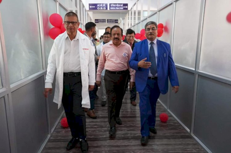 Visit of Former Health and Family Welfare Minister and Member of Parliament Dr. Harsh Vardhan ji at Mewar University.